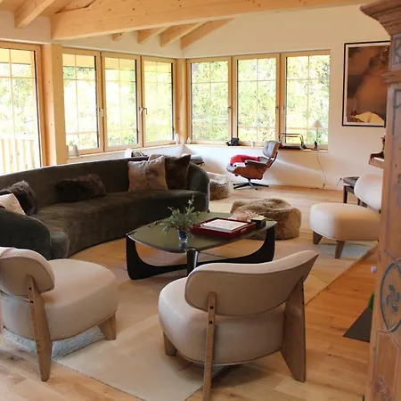 La Tzoumaz Lodge Chalet *