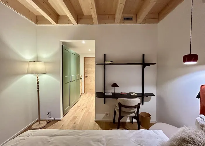 La Tzoumaz Lodge Chalet *